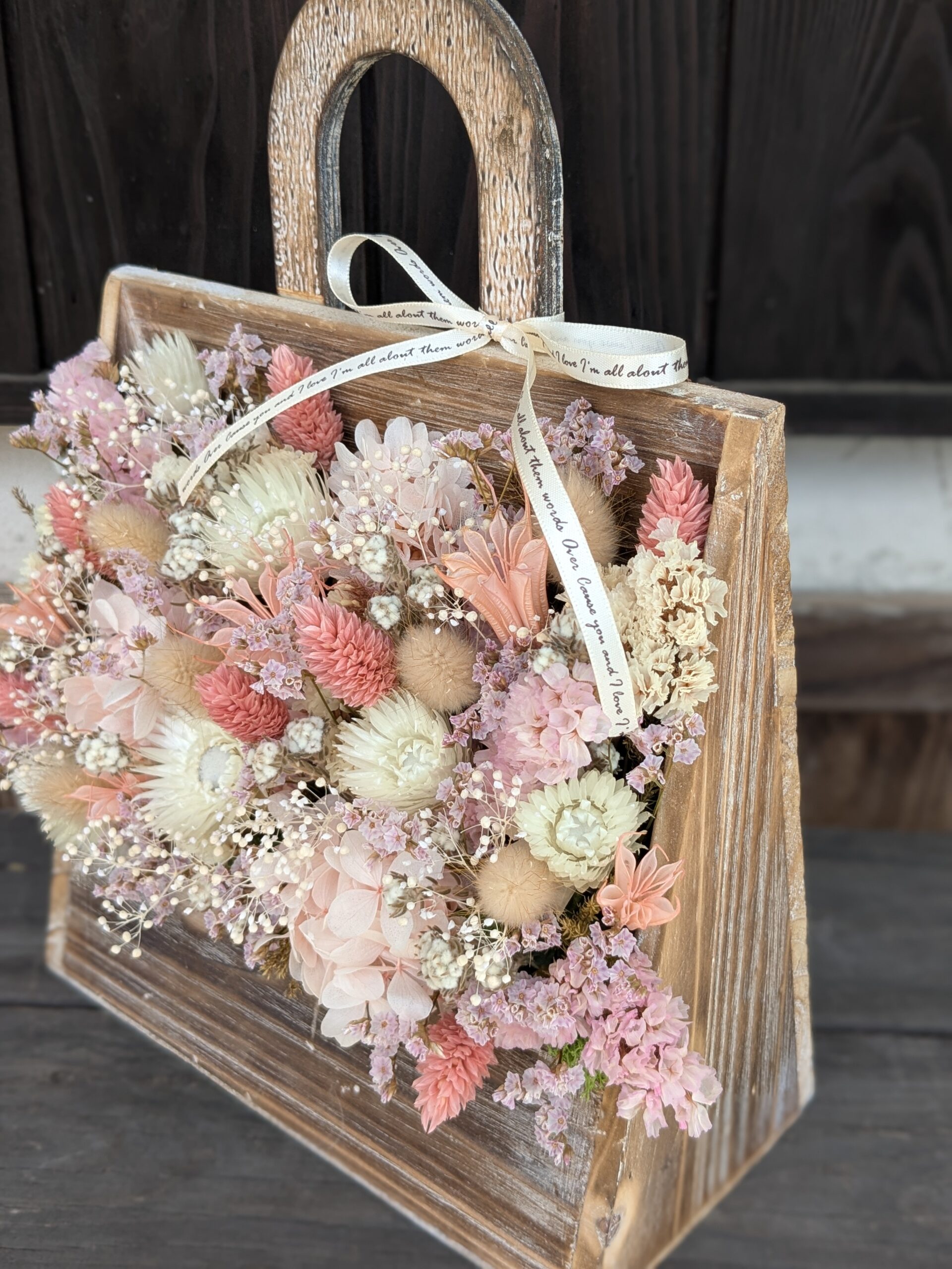 ドライフラワーアレンジ|木製バッグ|パステルピンク - 画像 (3)