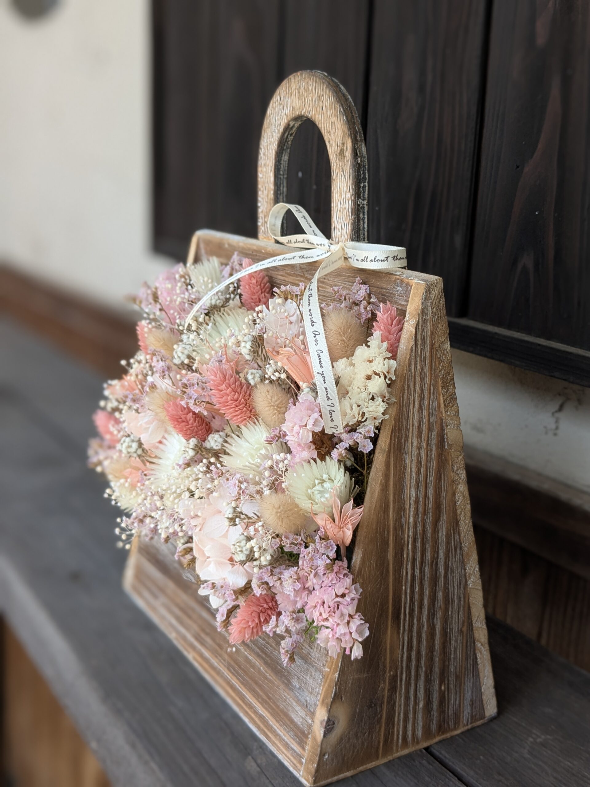 ドライフラワーアレンジ|木製バッグ|パステルピンク - 画像 (4)