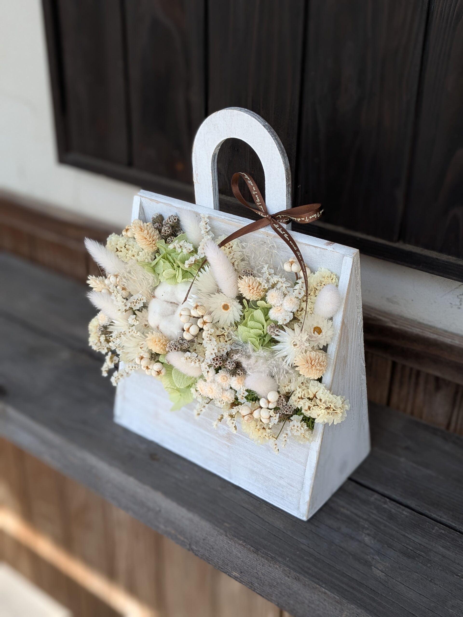 ドライフラワーアレンジ|木製バッグ|ホワイトベージュ