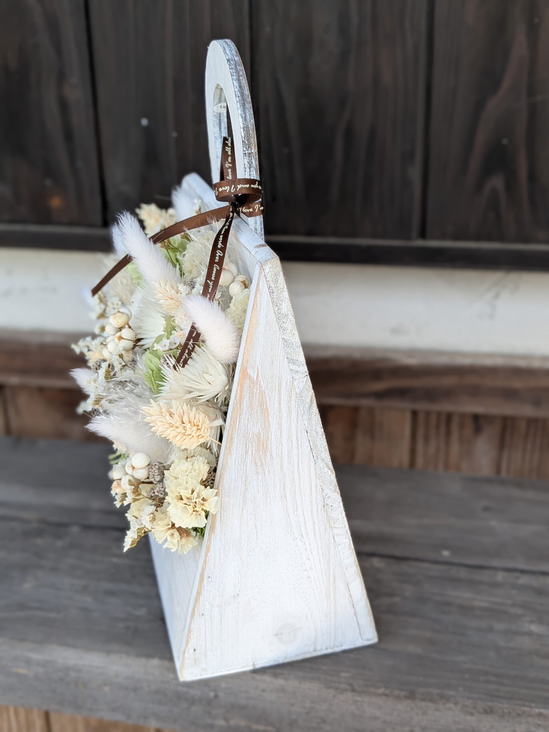 ドライフラワーアレンジ｜木製バッグ｜ホワイトベージュ - 画像 (4)
