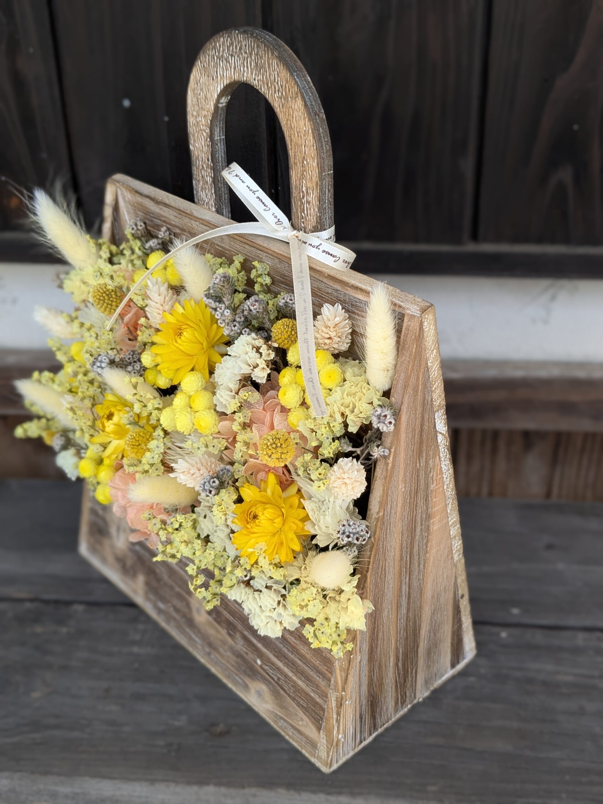 ドライフラワーアレンジ|木製バッグ|パステルイエロー - 画像 (3)