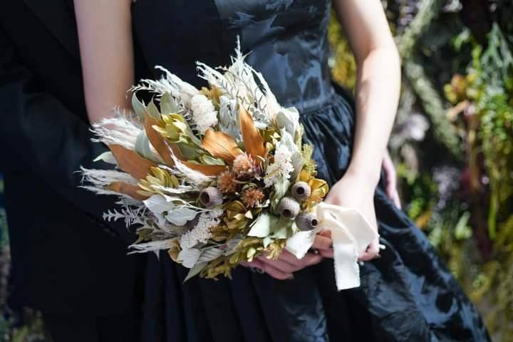 ワイヤリング＆丁寧な仕立てが叶える高級感｜花日和のドライフラワーブーケクオリティ